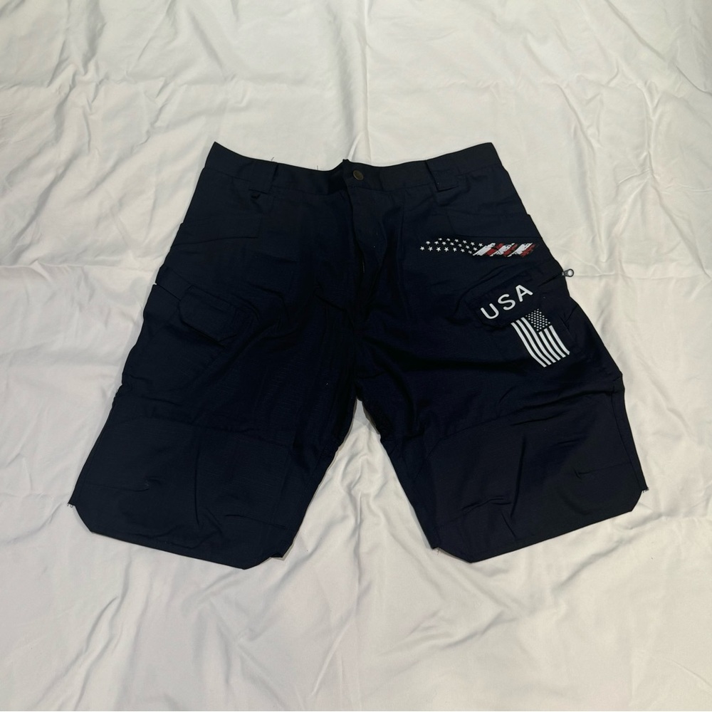 Grunt Style shorts in navy blue.